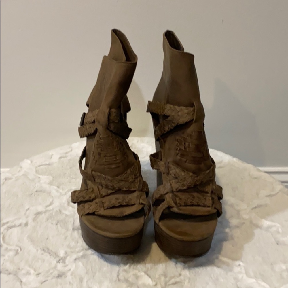 7” Wedge Platform Peep toe